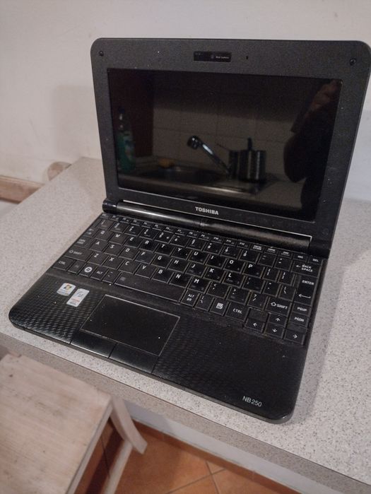 Mini laptop Toshiba nb250