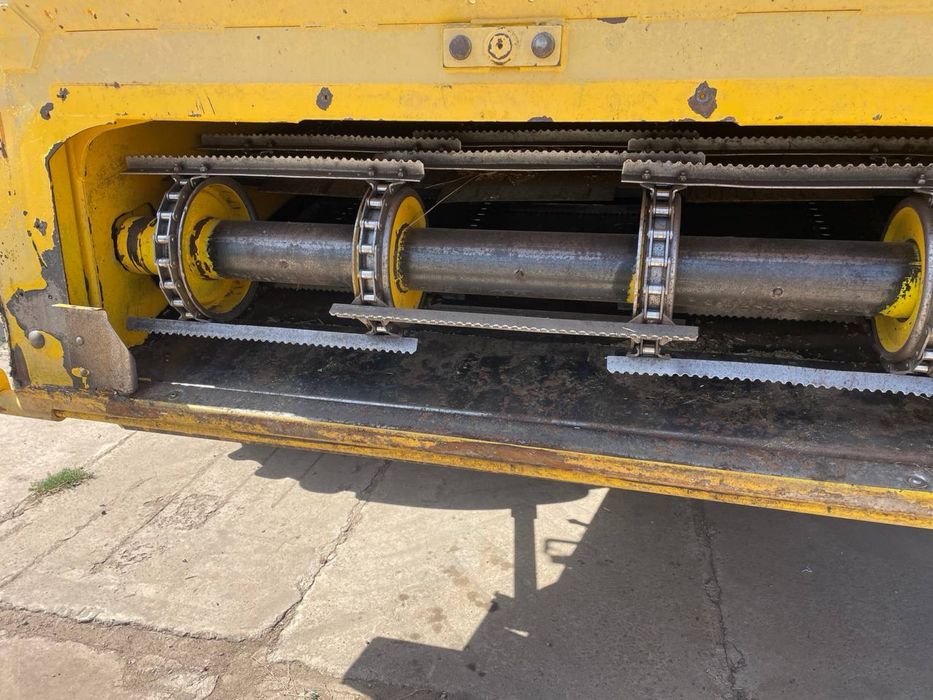 Продам комбайн NewHolland CX6090