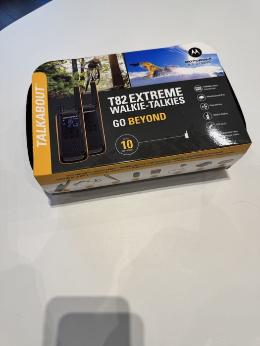 Рації Motorola T82 Extreme Walkie Talkies (комплект GO BEYOND)