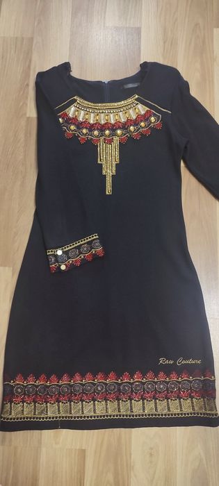 Турецьке плаття з виблискуючими камнями
