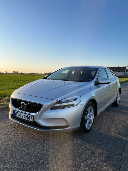 Volvo V40 VOLVO V40 D3 150KM