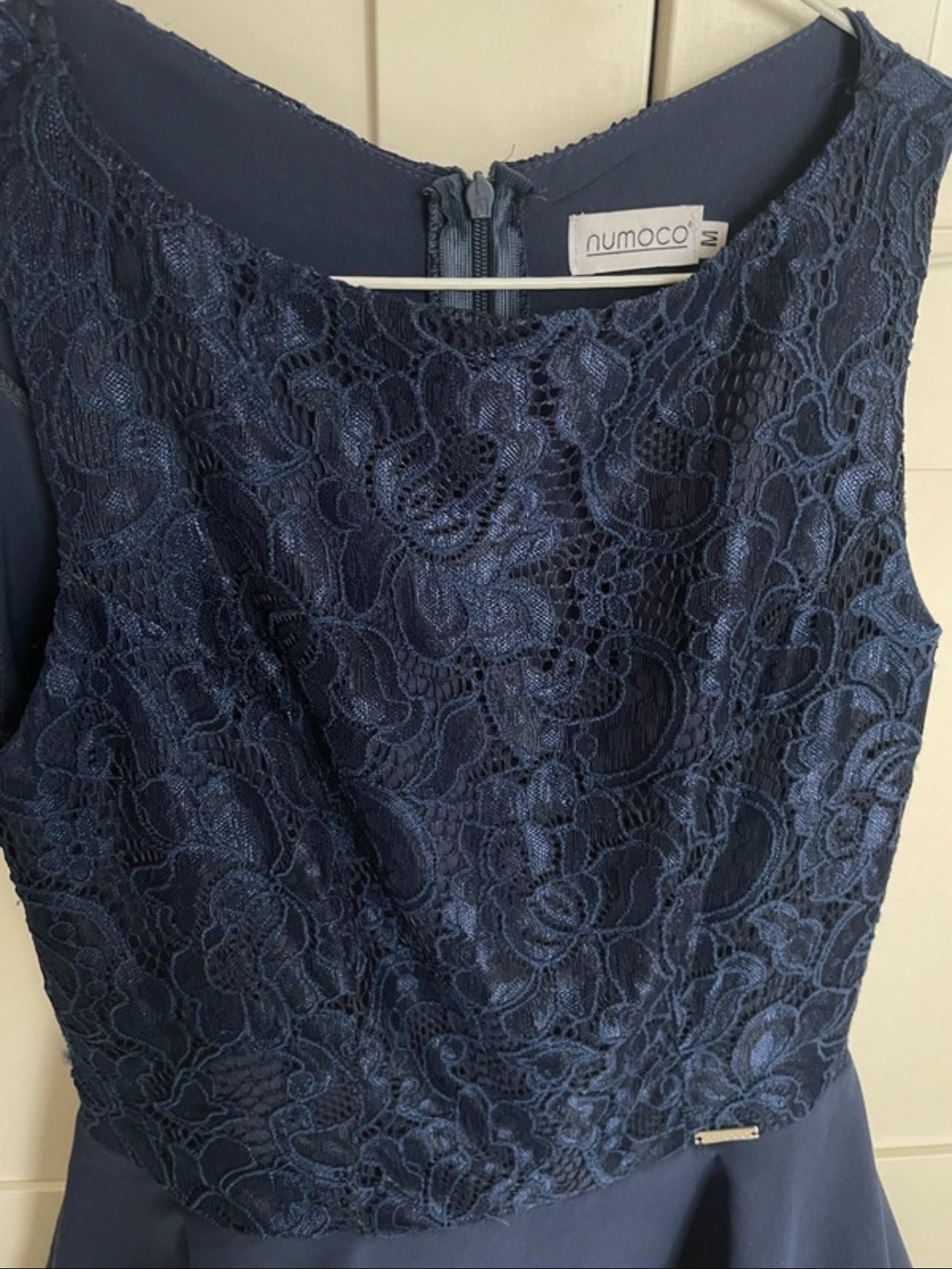Granatowa elegancka sukienka