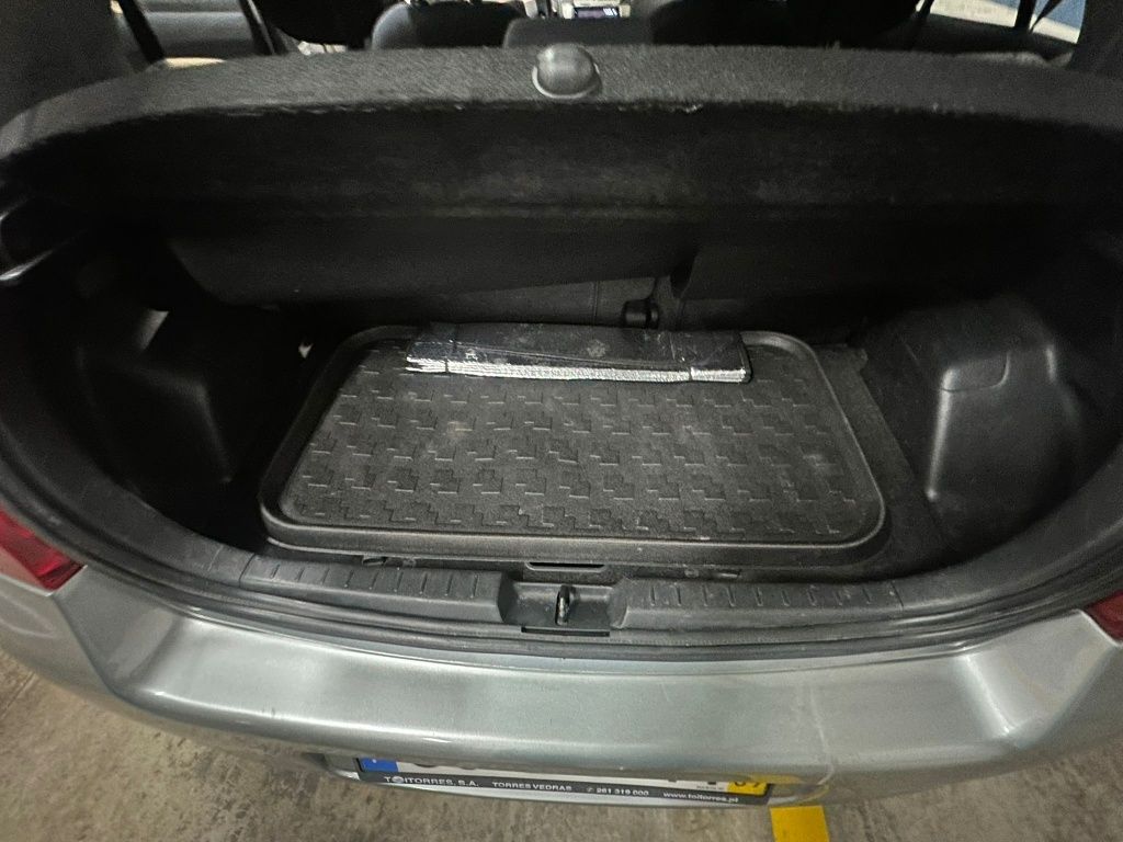 Carro toyota yaris
