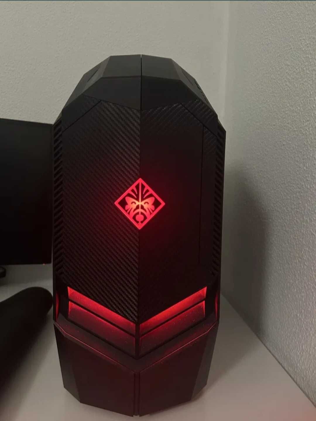 Gaming setup usado apenas para estudos, limpo e funcional! Negociável!