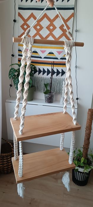 Prateleira em macramé em madeira crua