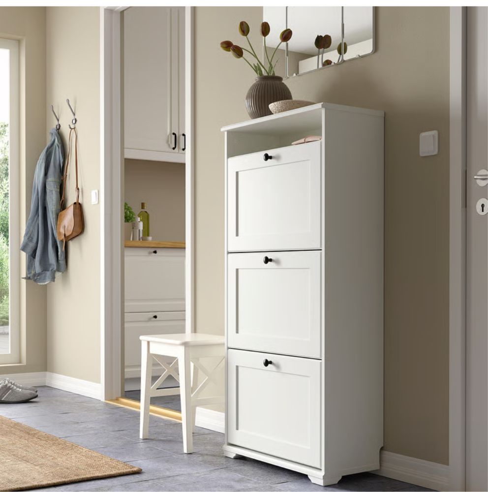 Sapateira IKEA modelo BRUSALI em castanho - Ótimo estado