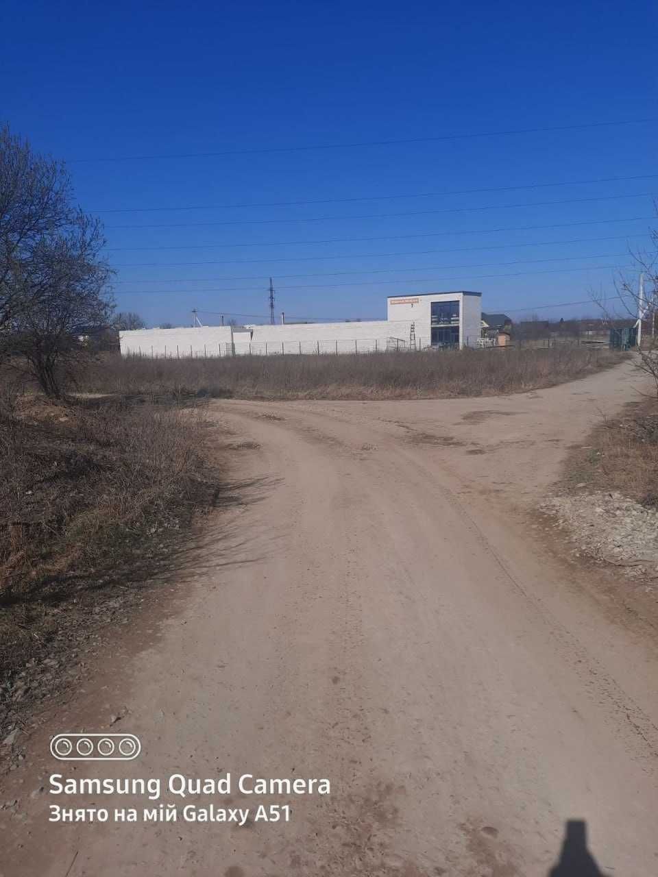 Ділянка з вигідним розташуванням в передмісті с. Микитинці.