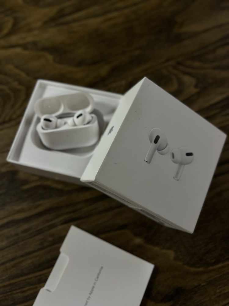 Продам AirPods Pro