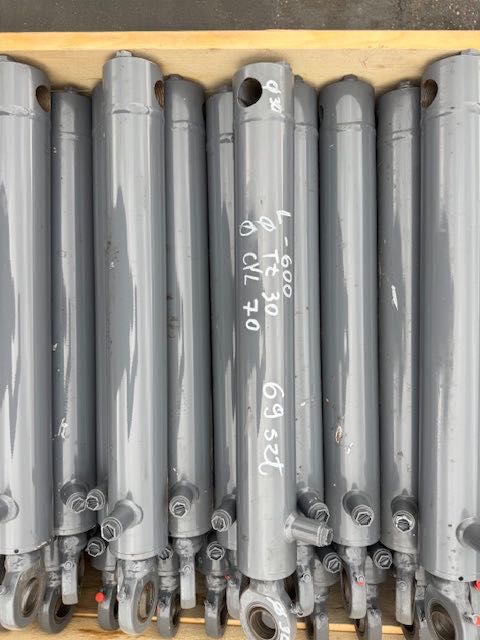 Siłownik hydrauliczny nowy hurt