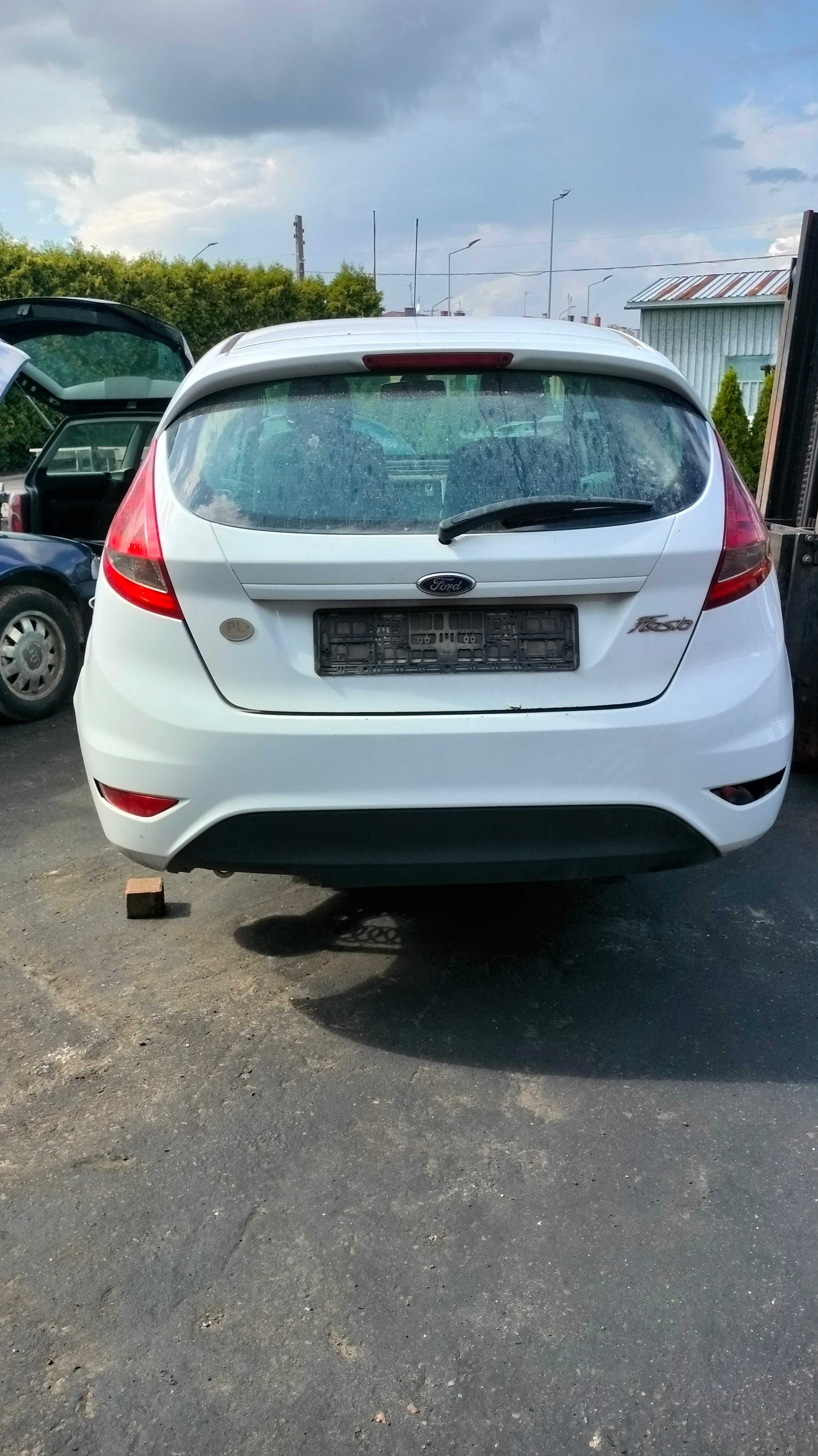 Ford Fiesta MK7 zderzak tył lampy tył klapa drzwi silnik 1.4 diesel