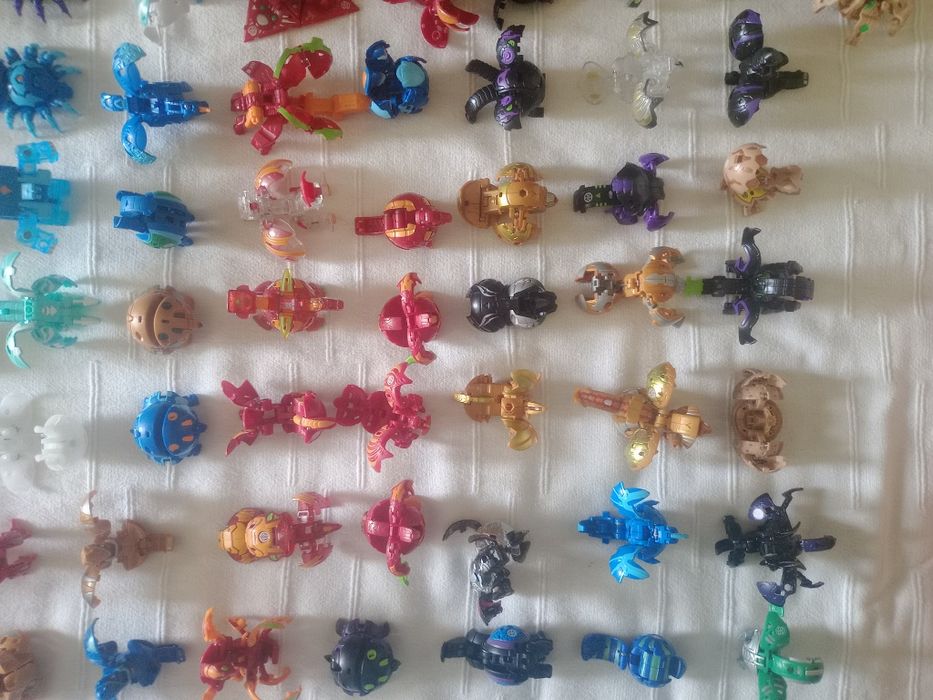 Bakugan vários modelos