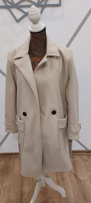 Płaszcz kremowy 36