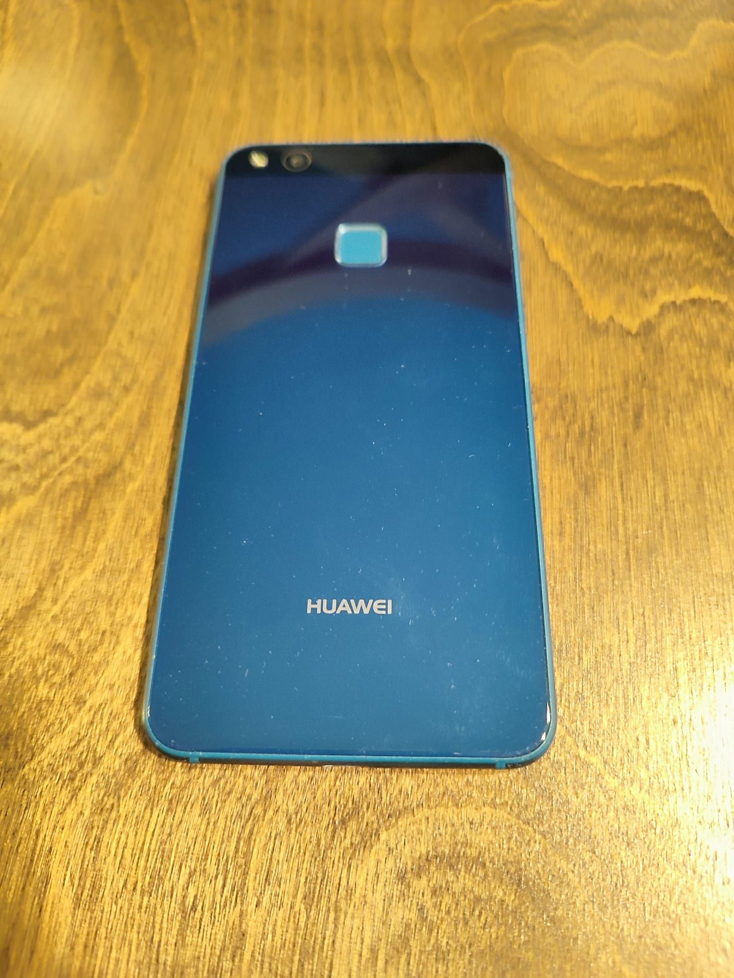 Telefony Huawei P10lite biały i niebieski