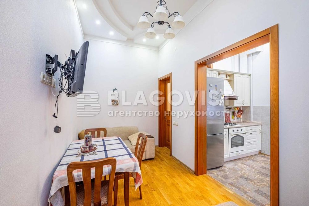 Хрещатик 15 Городецького Заньковецької  Пасаж 3К/72м2