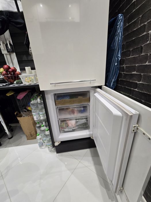 Lodówka zabudowana Kernau