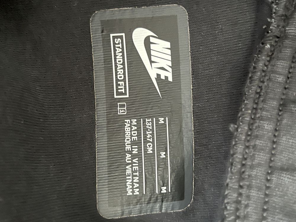 Шорти nike tech fleece