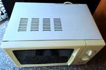 Micro-ondas BlueSky Modelo WP700L17-3 de 17 litros com Avaria