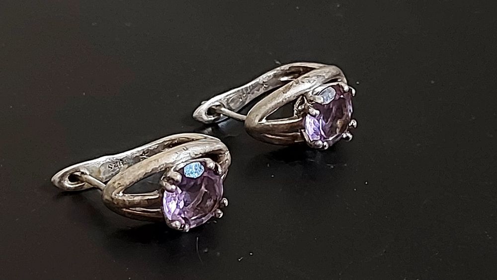 Серебряные серьги с аметистом.