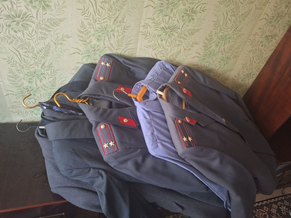 Міліцейська форма з погонами