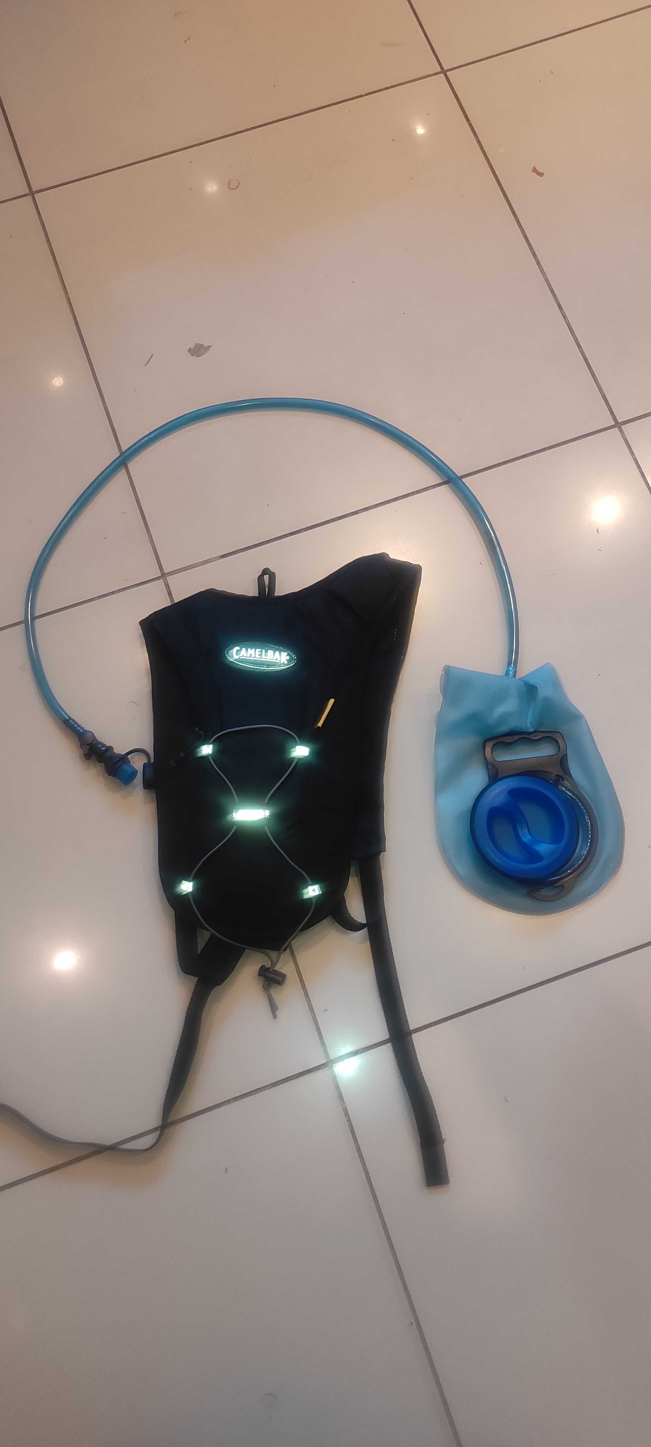 Zestaw hydracyjny Camelbak plus Karrimor. 5 elementow