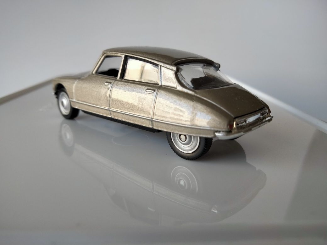 1/60 Citroën DS Pallas (1966)