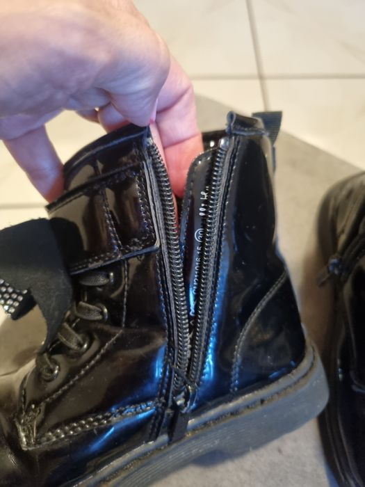 Buty półbuty czarne lakierkowe r.30 Nelli blue