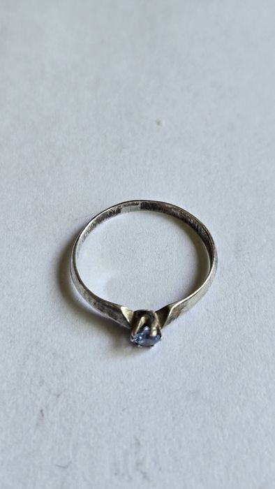 Stary srebrny pierścionek z błękitnym oczkiem vintage PRL