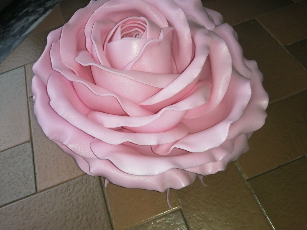 Rosa de espuma. Decoração