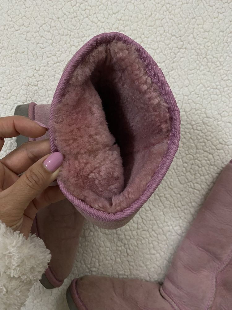 Botas ugg  tamanho 37