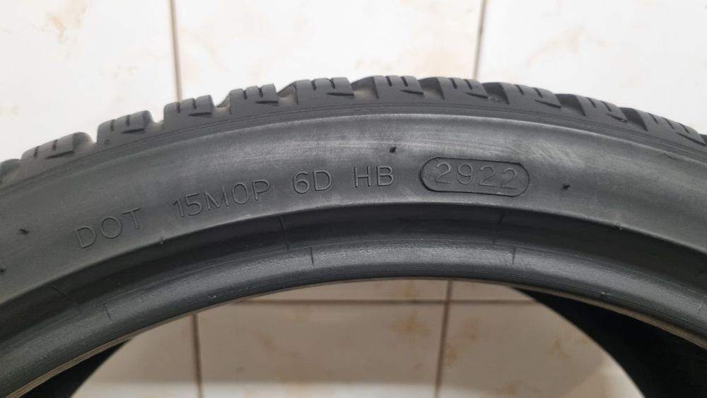 2 opony zimowe 235/35 R19 91W XL Hankook Winter I'Cept evo3