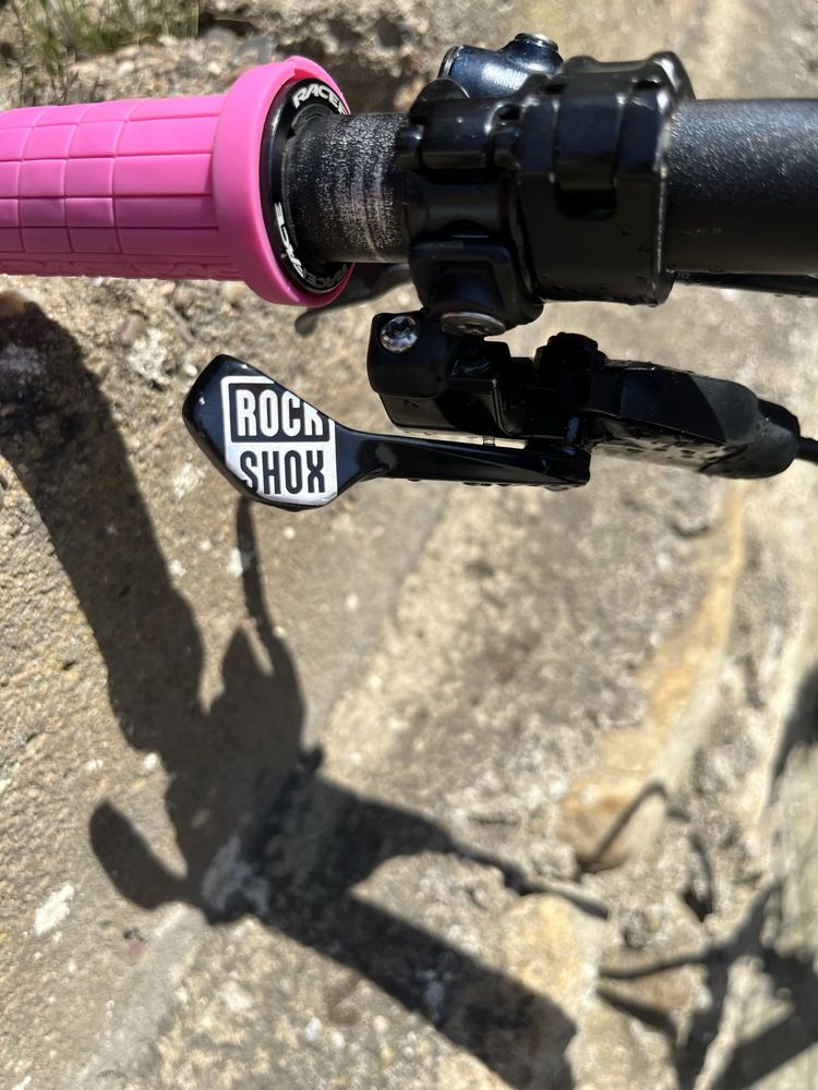 Dropper sztyca regulowana rockshox reverb z manetką
