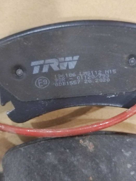 Гальмівні колодки TRW GDB1557 тормозные колодки