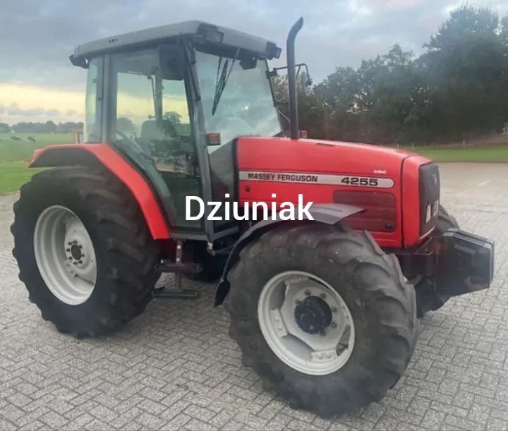 Massey Ferguson 4255