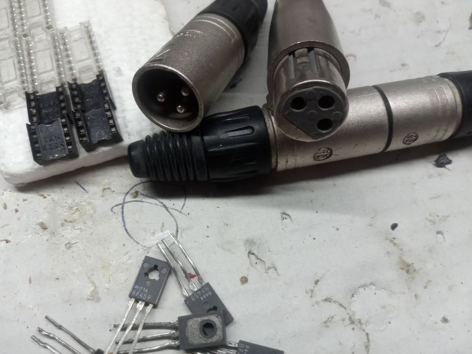 Componentes elétricos/ eletrônicos