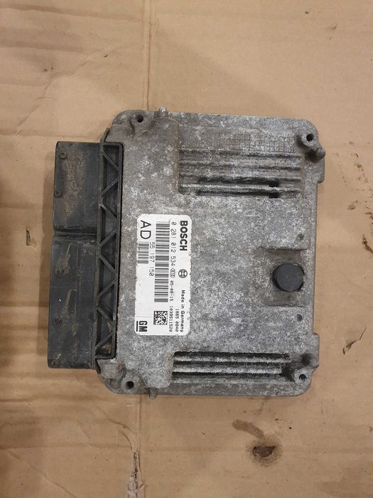 Sterownik komputer silnika Opel 1.9 cdti 150 km astra vectra signum