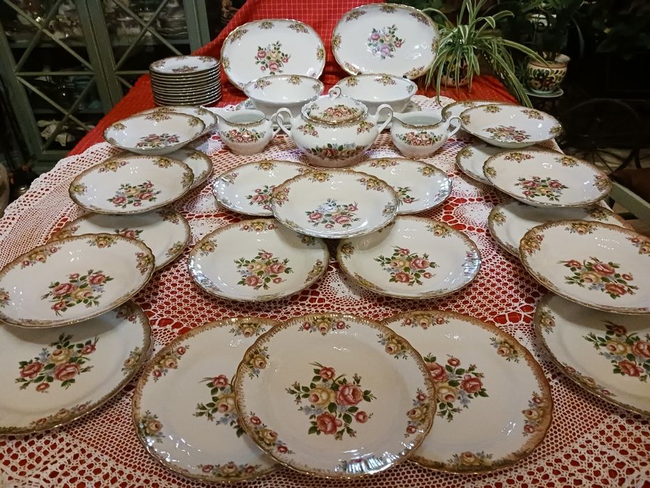 Świetlisty 12 osobowy serwis obiadowy Winterling