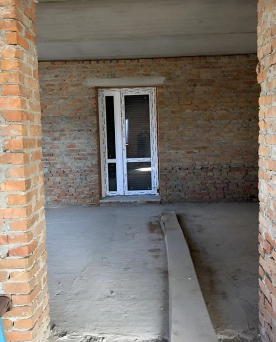 Продаж 3 поверхового дуплекса