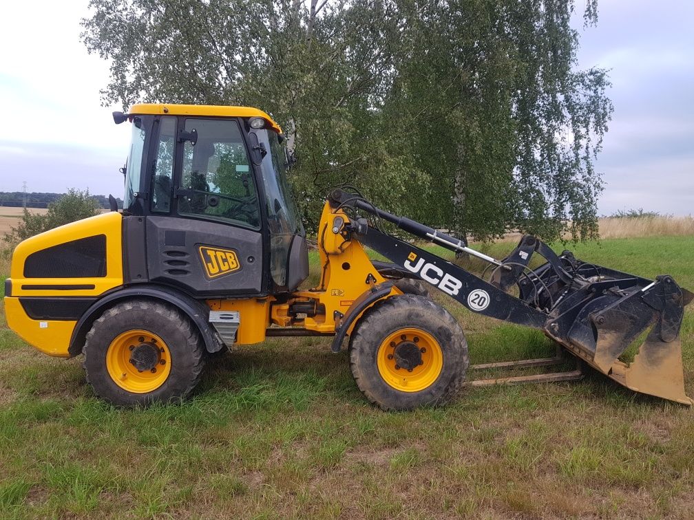 Ladowarka czołowa jcb