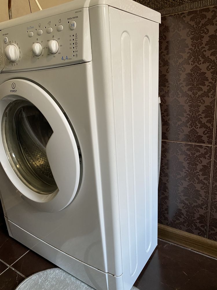 Пральна машина Indesit 4kg A class