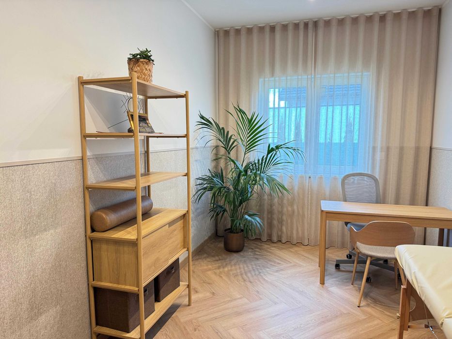 Twój Dzień w Tygodniu! Prestiżowy Gabinet 13 m² (Parter, Umultowo)