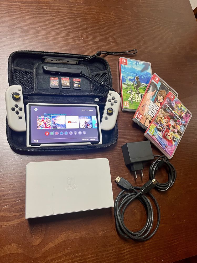 Nintendo Switch OLED + Extras