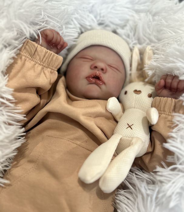 Bebé reborn feito à mão