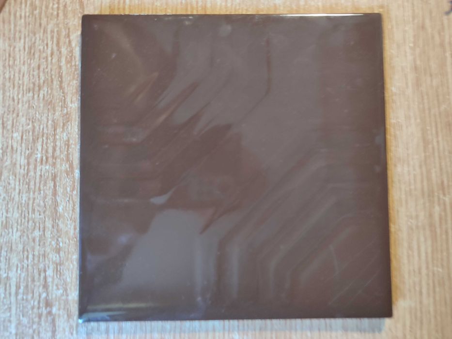 Плитка облицювальна. Темнокоричнева. Нова