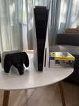Playstation 5 plus 2 pady i 5 gier