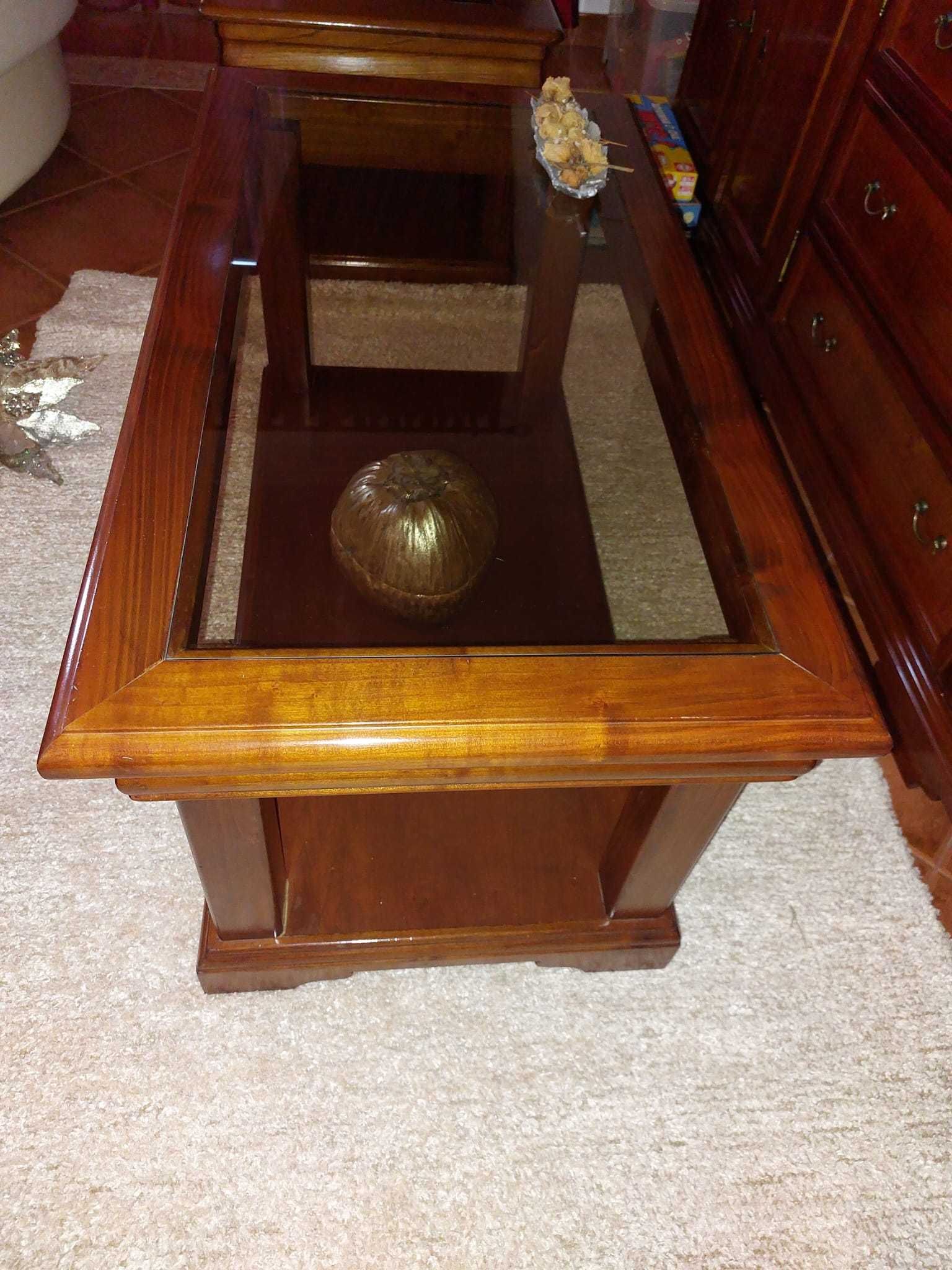 Mesa de centro para sala de estar em cerejeira