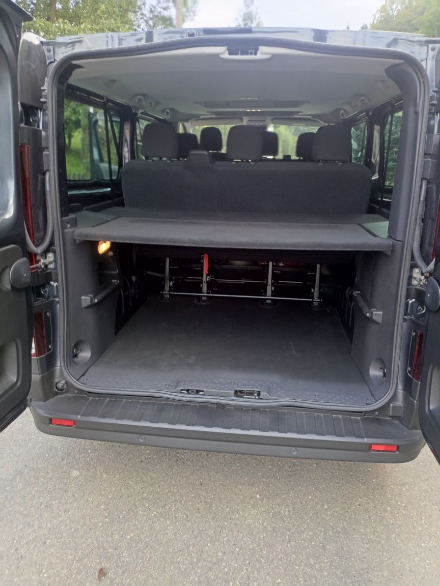 Wynajem busa 9 osobowego Rzeszow