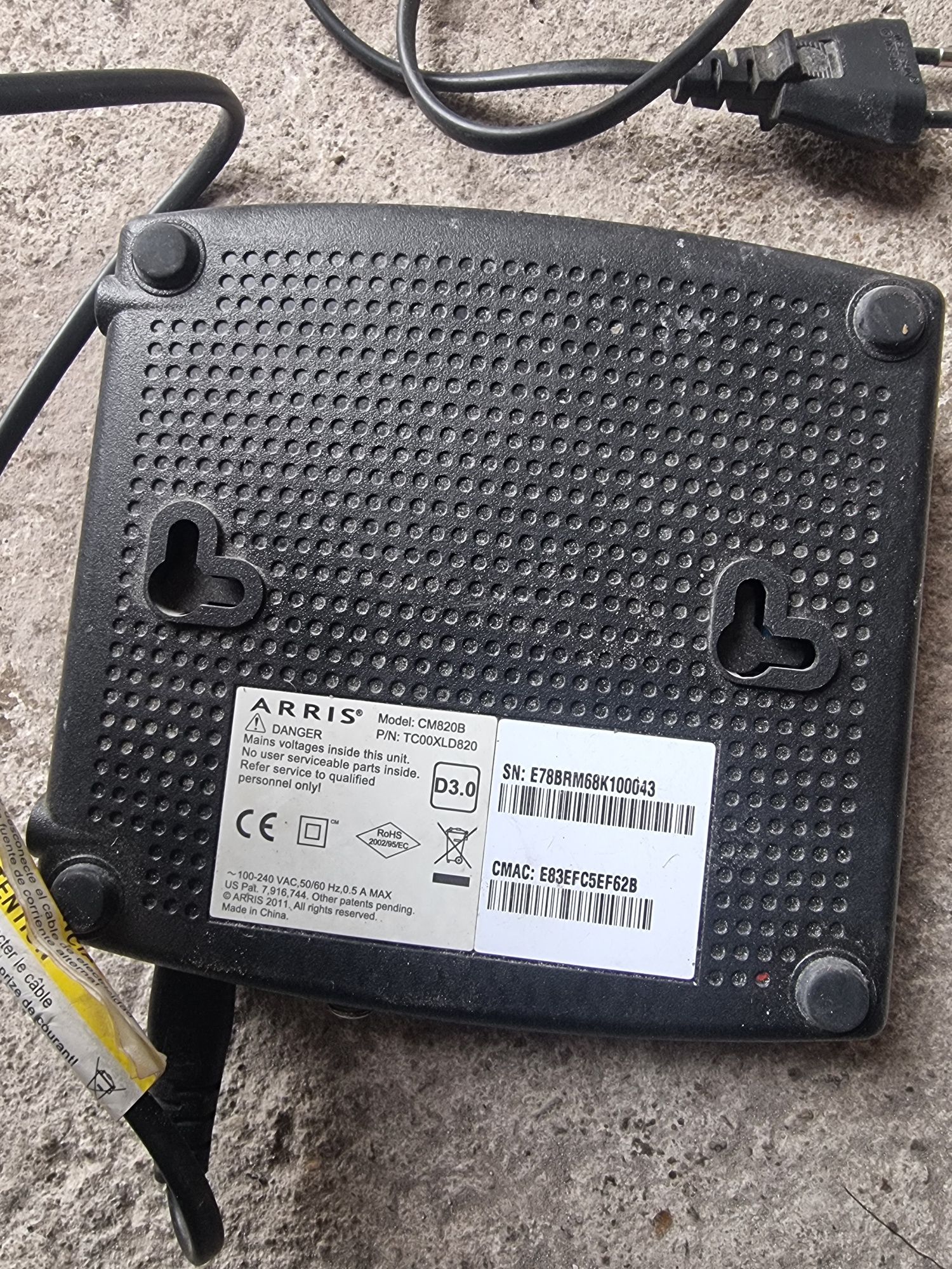 Кабельный модем ARRIS CM820B