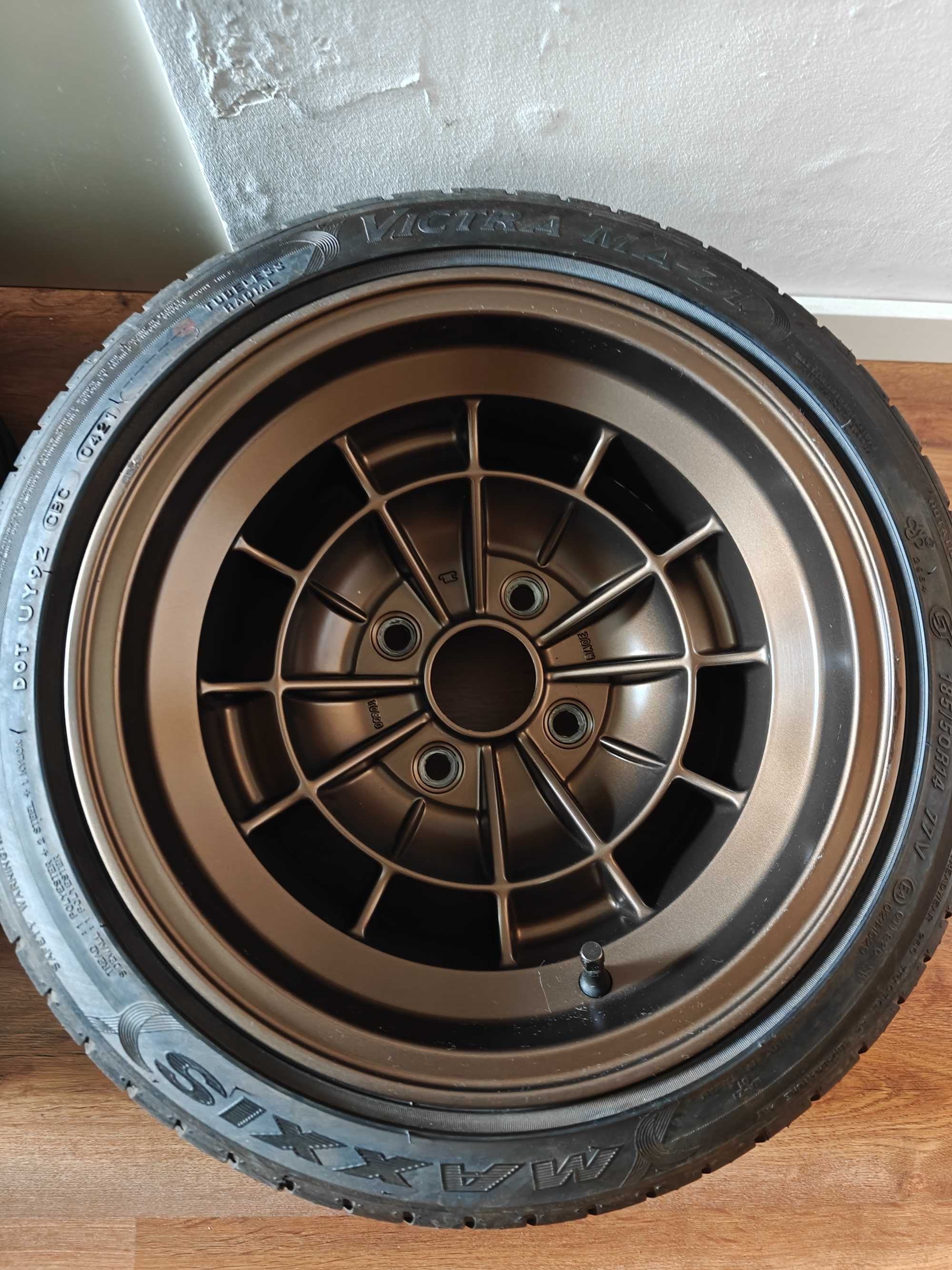 Felgi Neo Tosco, 14x8j -18, 4x114.3, nowe z oponami