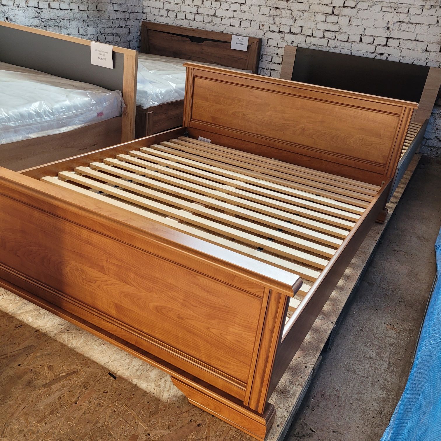 Ліжко двохспальне 160*200 з ламелями нове