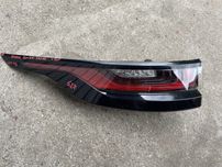 Range Rover Velar L560 Lampa lewa tyl